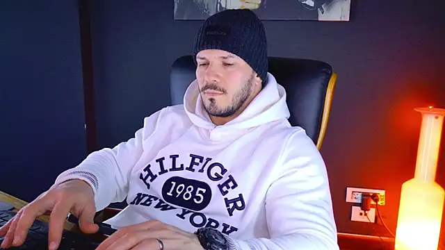 AngeloEric online show from 01/28/25, 01:49