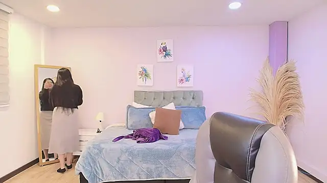 Emma Brown 0 online show from 06/30/26, 12:06