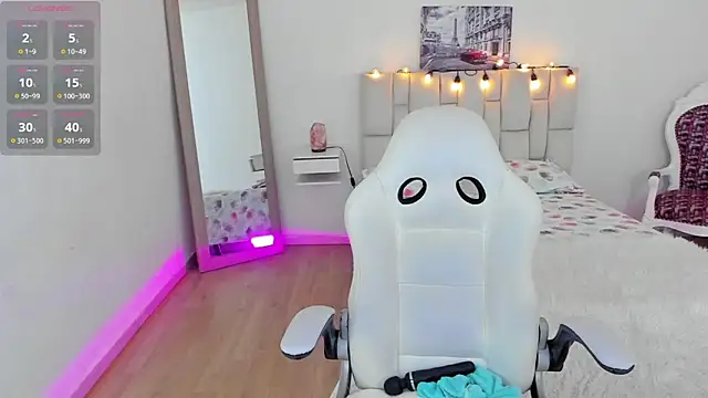 zoe turnner 18 online show from 03/06/25, 11:25