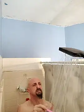 Snapshot of armdy371 chatting on 01/20/25, 04:23 armdy371 online show from 01/20/25, 04:23