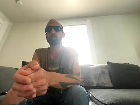 Snapshot of armdy371 chatting on 09/16/25, 03:46 armdy371 online show from 09/16/25, 03:46