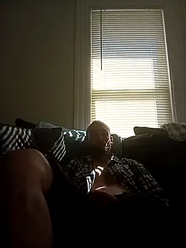 Snapshot of armdy371 chatting on 10/21/25, 04:51 armdy371 online show from 10/21/25, 04:51