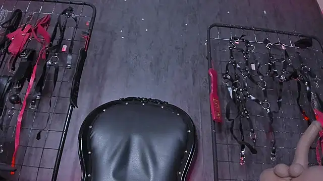 Carolina Arias online show from 11/02/25, 07:05