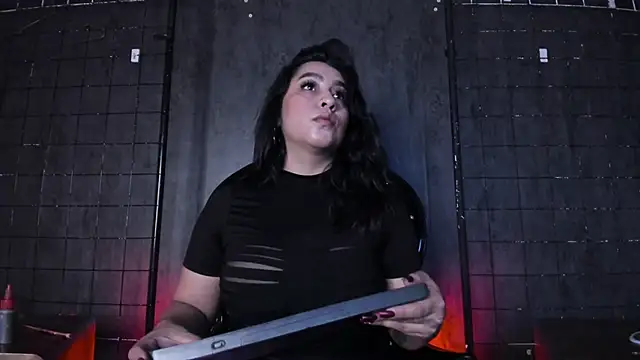 Carolina Arias online show from 12/20/25, 07:32