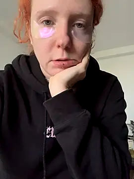 Snapshot of alt_cutie chatting on 10/05/25, 03:54 alt cutie online show from 10/05/25, 03:54