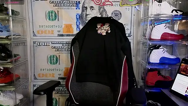 MoeLovesBearss online show from 01/29/25, 02:10