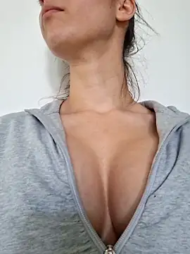 allinqueen online show from 02/19/25, 10:12