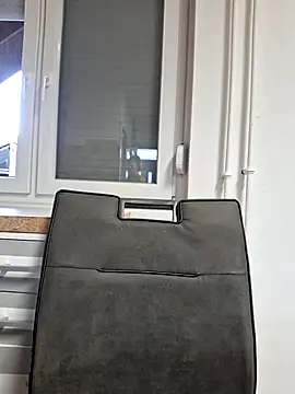 allinqueen online show from 10/17/25, 02:19