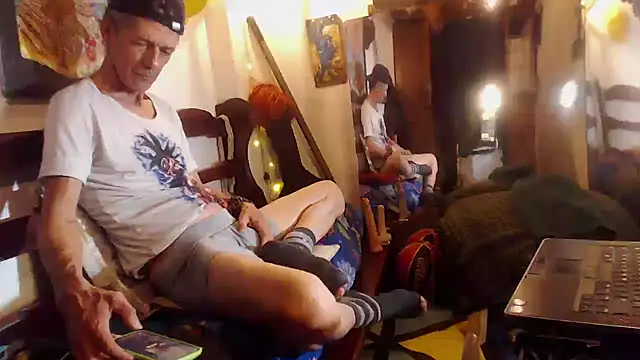 laye19 online show from 12/02/25, 04:07