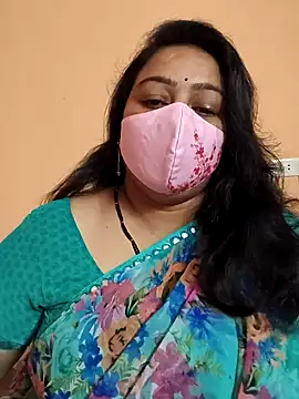 neelu-hoty online show from 02/07/25, 09:58