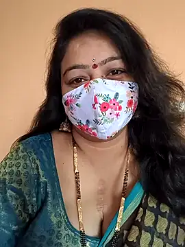 neelu-hoty online show from 03/03/25, 06:15