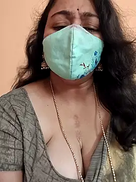 neelu-hoty online show from 03/11/25, 09:34