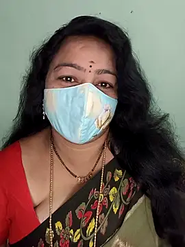 neelu-hoty online show from 09/18/25, 02:30