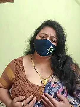 neelu-hoty online show from 04/16/26, 09:32