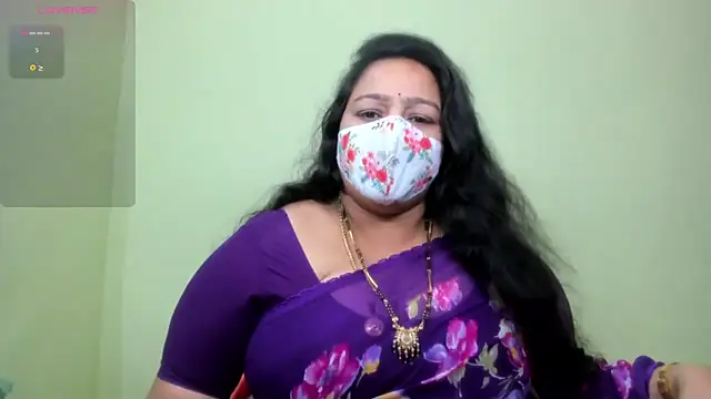 neelu-hoty online show from 05/31/26, 12:34