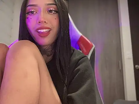 ANDREA FERRY online show from 02/14/25, 08:10