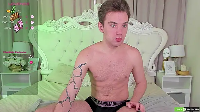 ArthurWhitee online show from 10/01/25, 03:12