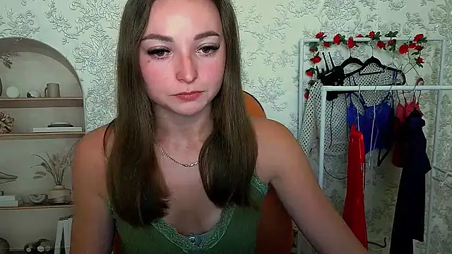  Barbie Kiss  online show from 09/25/25, 09:24