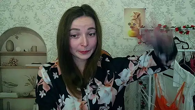  Barbie Kiss  online show from 11/21/25, 08:29