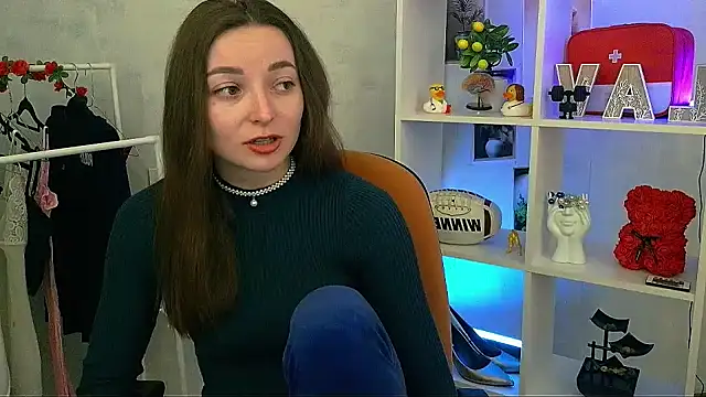  Barbie Kiss  online show from 02/10/26, 03:27