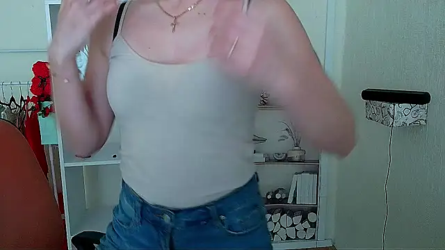  Barbie Kiss  online show from 06/11/26, 01:09