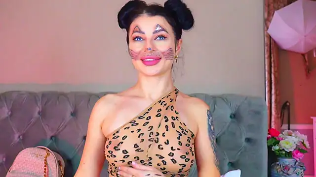 SelenaBell online show from 10/31/25, 08:32