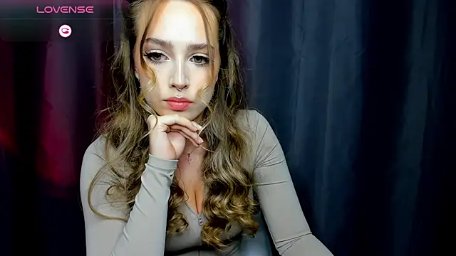 YaraKroft  online show from 12/03/25, 08:45