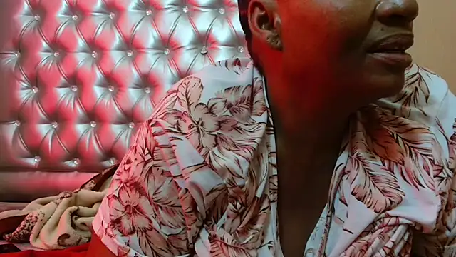 tinagiant online show from 09/10/25, 10:15