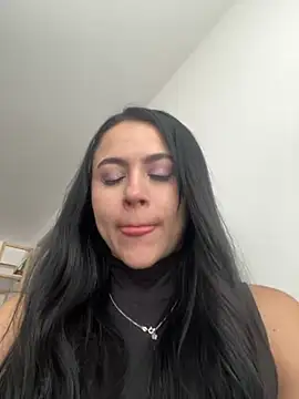 CoralineKam1 online show from 01/05/25, 03:55