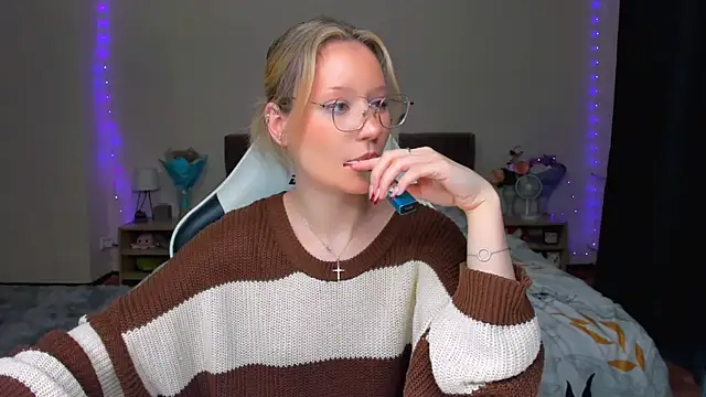 Snapshot of DearLia chatting on 09/20/25, 07:59 DearLia online show from 09/20/25, 07:59