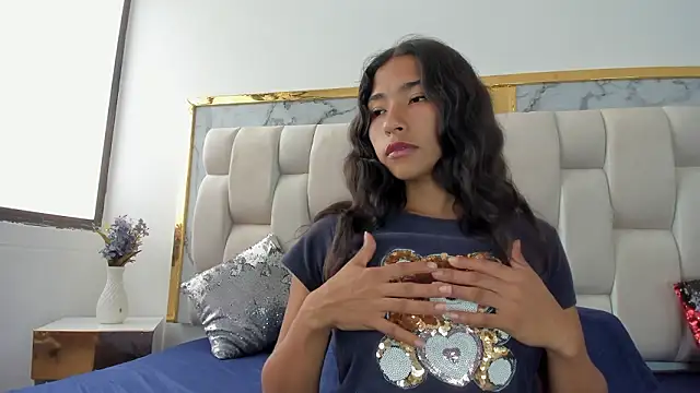 Hanna lens online show from 03/21/26, 05:05