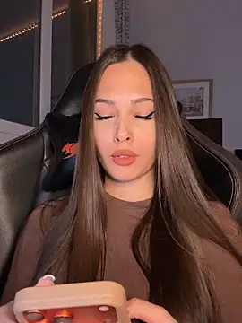 EricaWalls online show from 04/19/26, 08:33