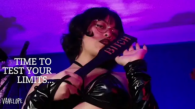 vanelope11 online show from 10/26/25, 06:14