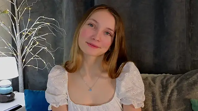 Snapshot of MonaEldon chatting on 12/14/24, 01:17 MonaEldon online show from 12/14/24, 01:17