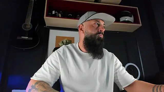 axxelrich  online show from 02/01/25, 06:54