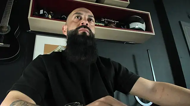 axxelrich  online show from 02/10/25, 06:42