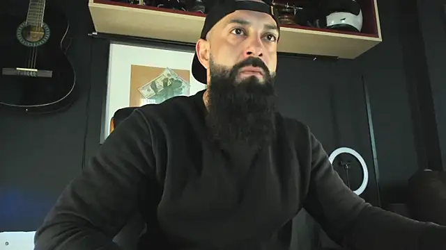 axxelrich  online show from 02/11/25, 05:47