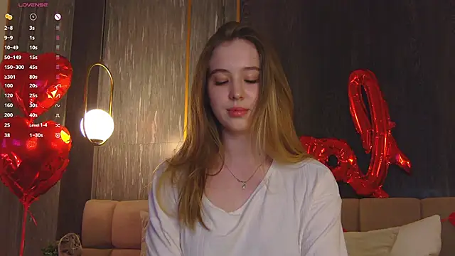 LoraineLuff online show from 02/21/25, 06:04