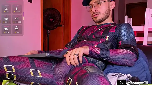 jhonny sulivan online show from 10/30/25, 03:57