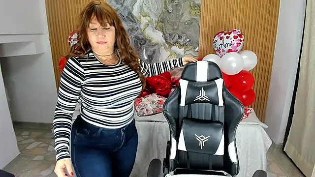 Danna topless online show from 02/20/25, 12:04