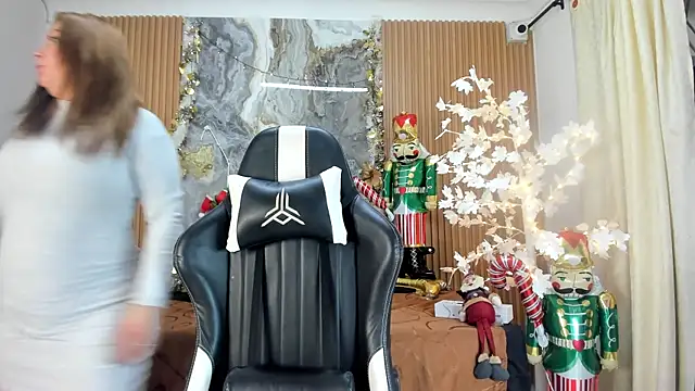 Danna topless online show from 12/20/25, 12:01