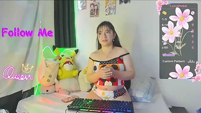 Snapshot of litle_mily_ chatting on 06/12/26, 10:08 litle mily online show from 06/12/26, 10:08