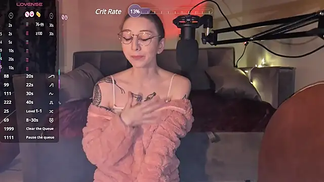 lovelylucyy online show from 02/08/25, 11:24