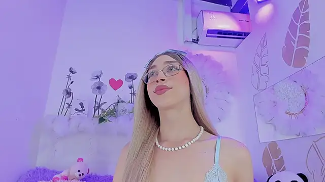 Ariadna Evangeline online show from 11/28/25, 05:54