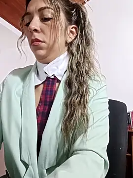 rachellboom online show from 10/31/25, 10:22