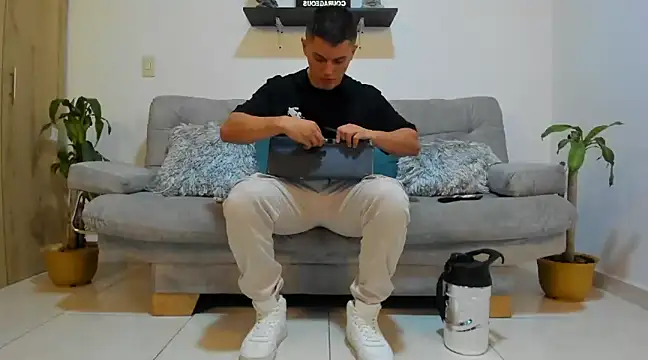 julian wallace online show from 01/24/25, 10:08