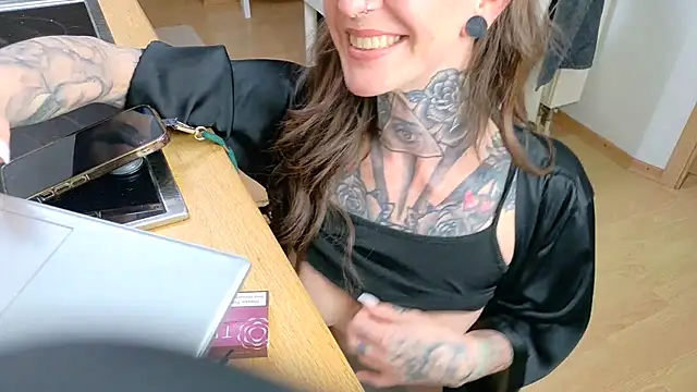 BrownieyQueen online show from 03/10/25, 09:43