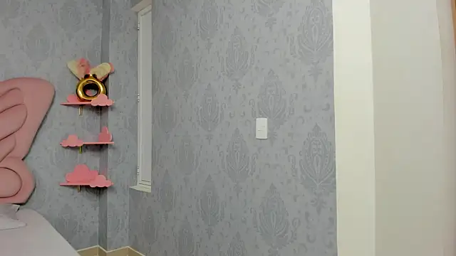 Snapshot of MaddyCute4u chatting on 02/15/25, 11:28 MaddyCute4u online show from 02/15/25, 11:28