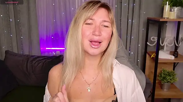 MilaBott online show from 09/10/25, 08:20