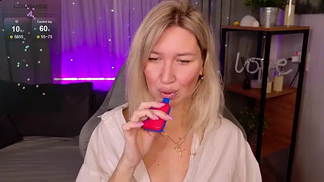 MilaBott online show from 11/11/25, 08:20